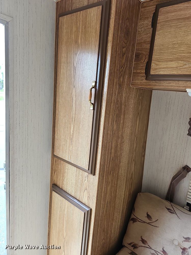 image for item DN8621 1990 Companion Sun Valley 239  camper