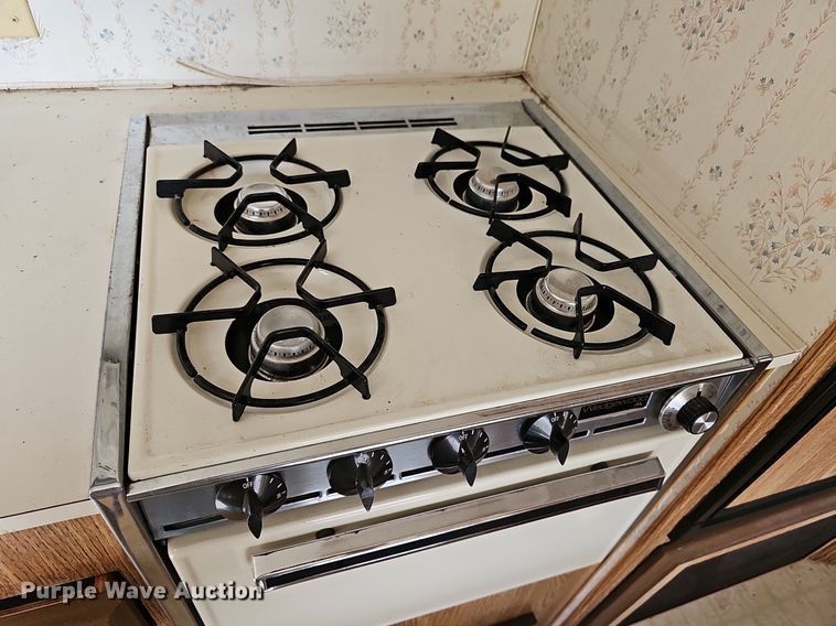 image for item DN8621 1990 Companion Sun Valley 239  camper