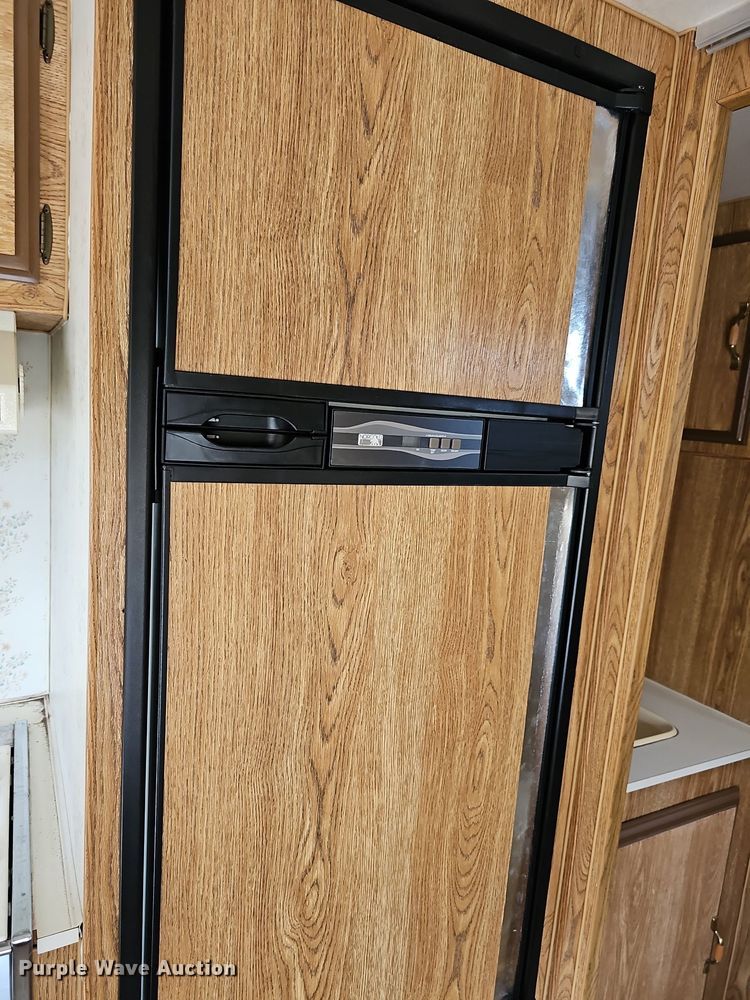 image for item DN8621 1990 Companion Sun Valley 239  camper