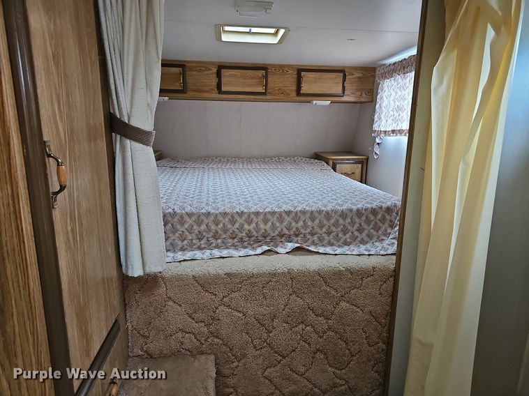 image for item DN8621 1990 Companion Sun Valley 239  camper