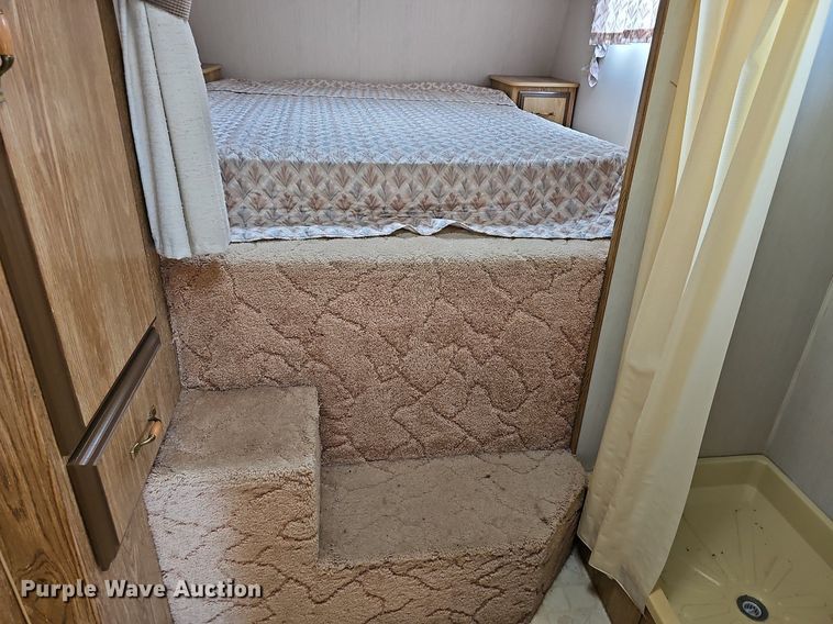 image for item DN8621 1990 Companion Sun Valley 239  camper