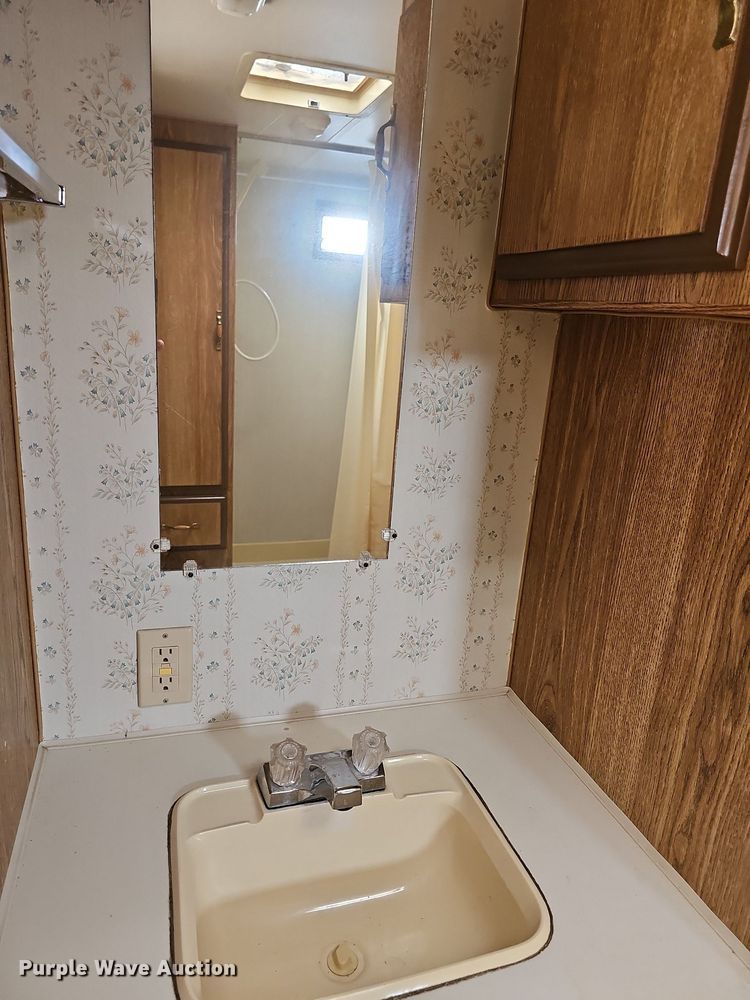 image for item DN8621 1990 Companion Sun Valley 239  camper