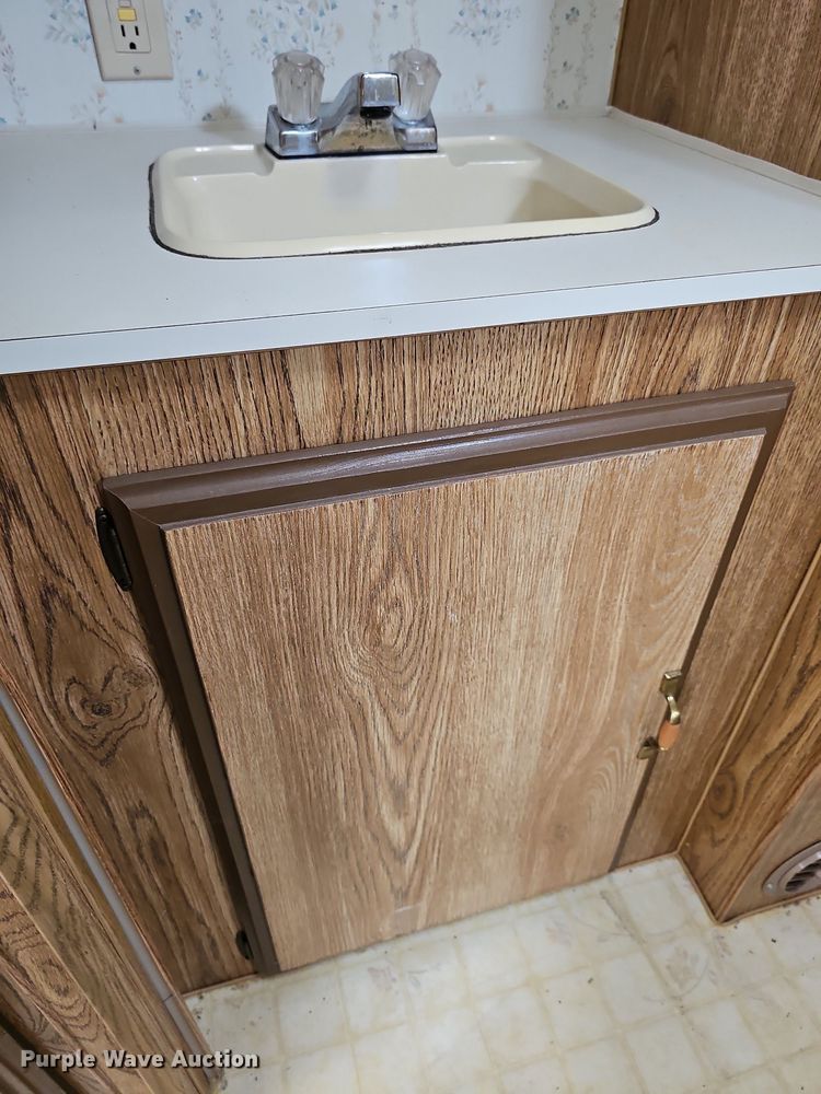 image for item DN8621 1990 Companion Sun Valley 239  camper