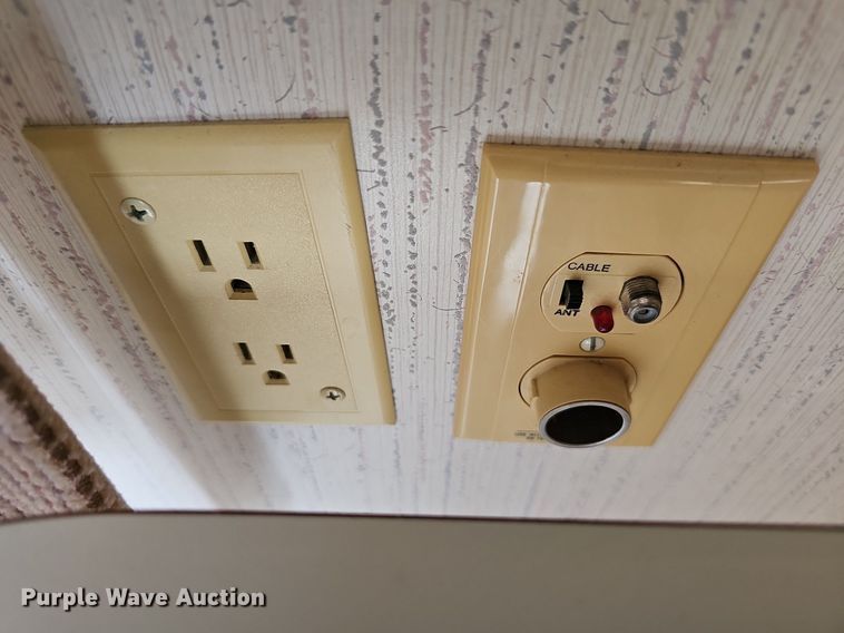 image for item DN8621 1990 Companion Sun Valley 239  camper