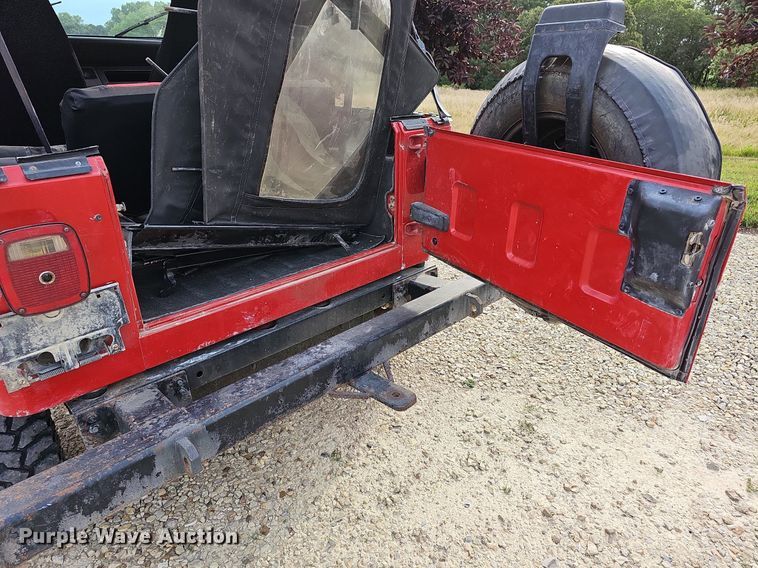 image for item DN8624 1995 Jeep Wrangler  SUV