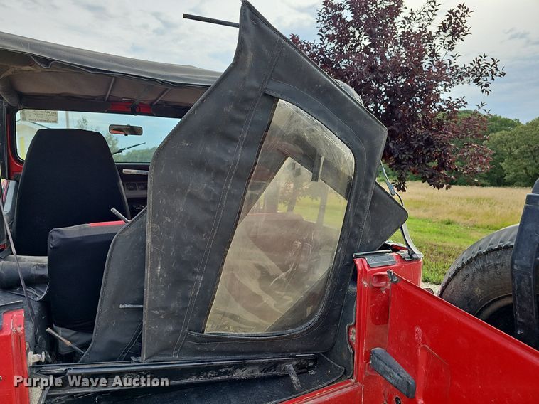 image for item DN8624 1995 Jeep Wrangler  SUV