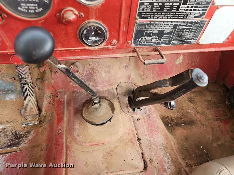 image for item DN8626 1968 Jeep Kaiser  pickup truck