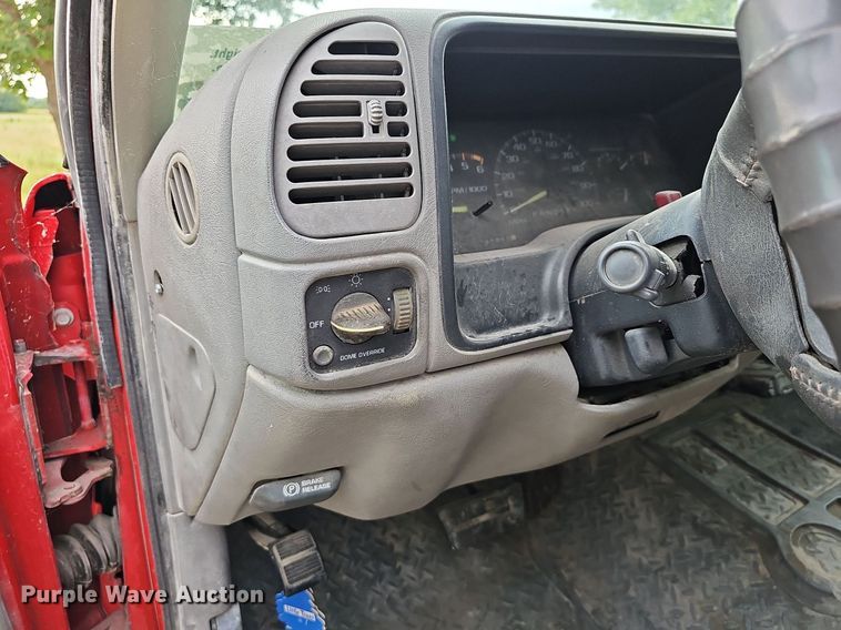 image for item DN8627 1996 Chevrolet K1500  Ext. Cab pickup truck