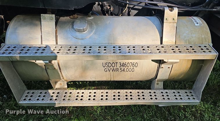 image for item DN8649 1998 Freightliner  hook lift truck