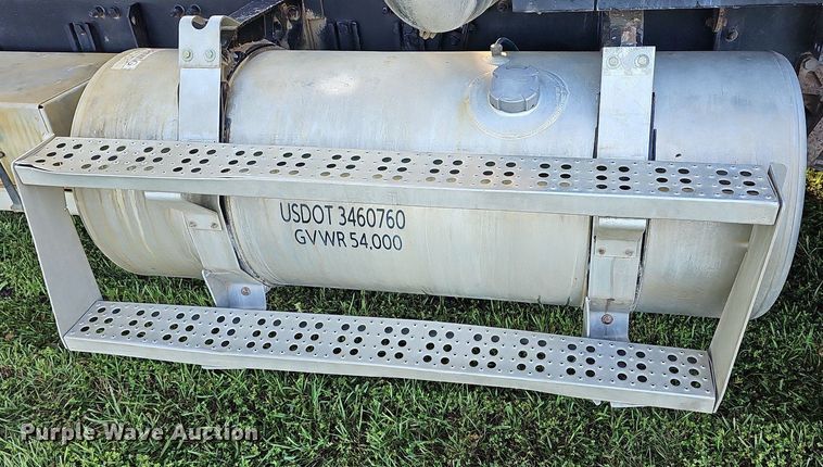 image for item DN8649 1998 Freightliner  hook lift truck