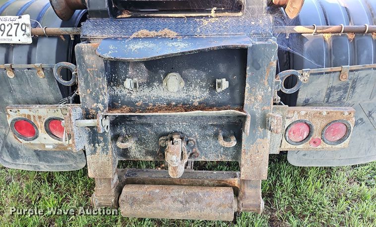 image for item DN8649 1998 Freightliner  hook lift truck