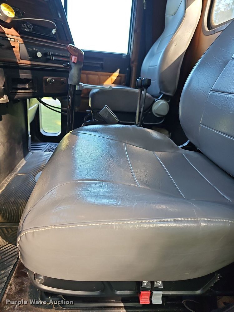 image for item DN8649 1998 Freightliner  hook lift truck