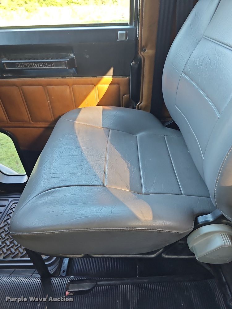 image for item DN8649 1998 Freightliner  hook lift truck