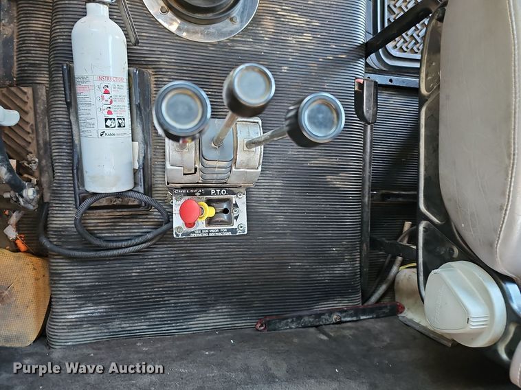 image for item DN8649 1998 Freightliner  hook lift truck