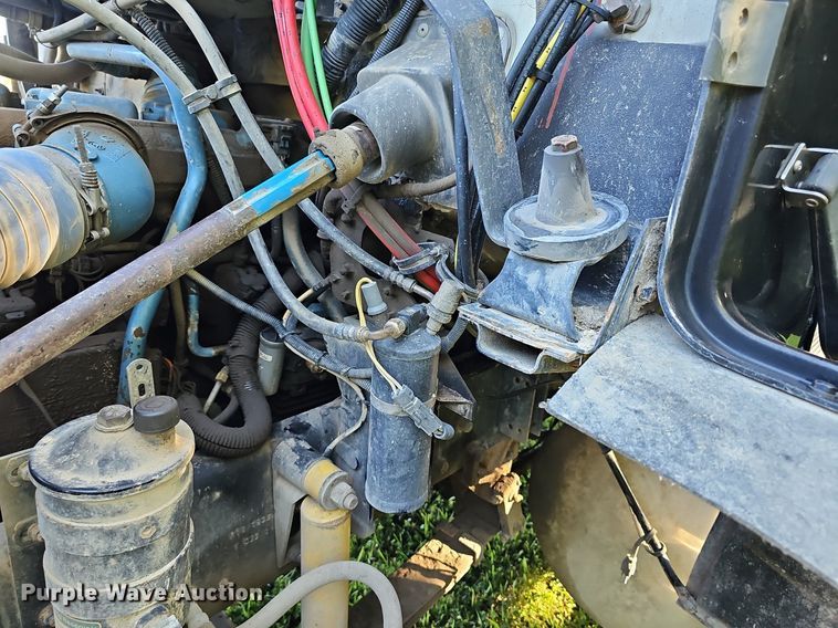 image for item DN8649 1998 Freightliner  hook lift truck