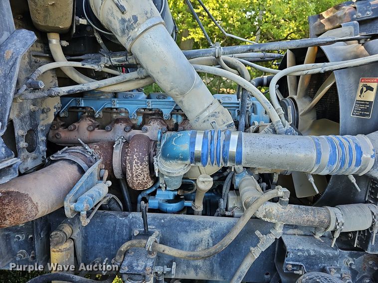 image for item DN8649 1998 Freightliner  hook lift truck