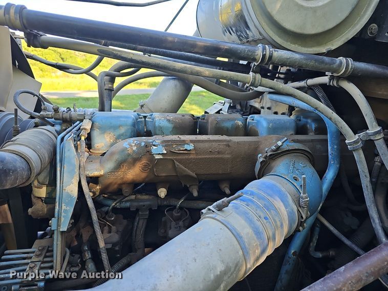 image for item DN8649 1998 Freightliner  hook lift truck