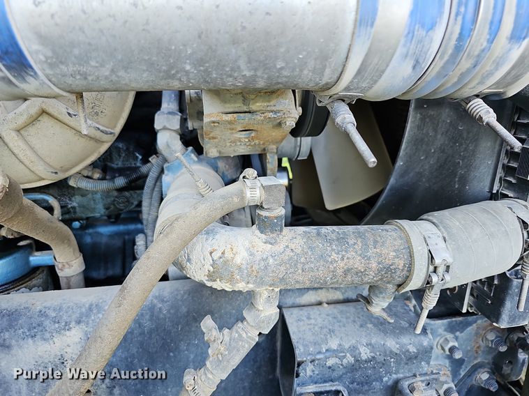 image for item DN8649 1998 Freightliner  hook lift truck