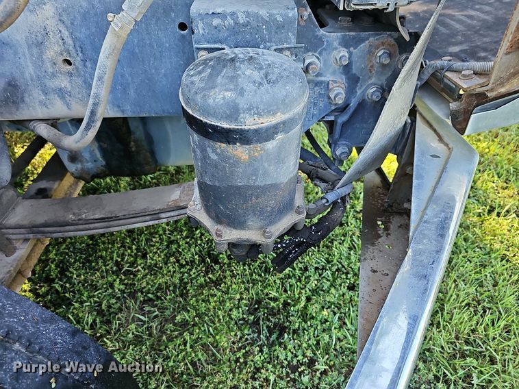 image for item DN8649 1998 Freightliner  hook lift truck