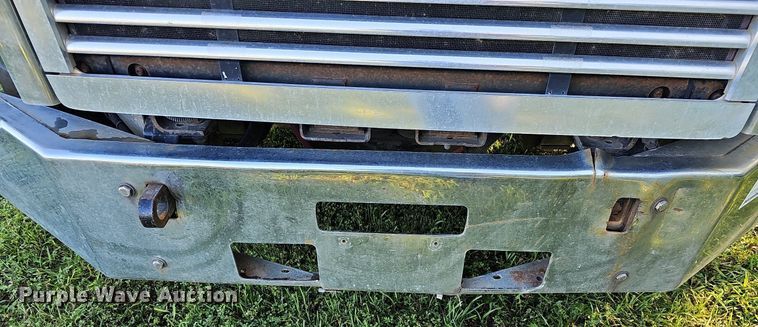 image for item DN8649 1998 Freightliner  hook lift truck