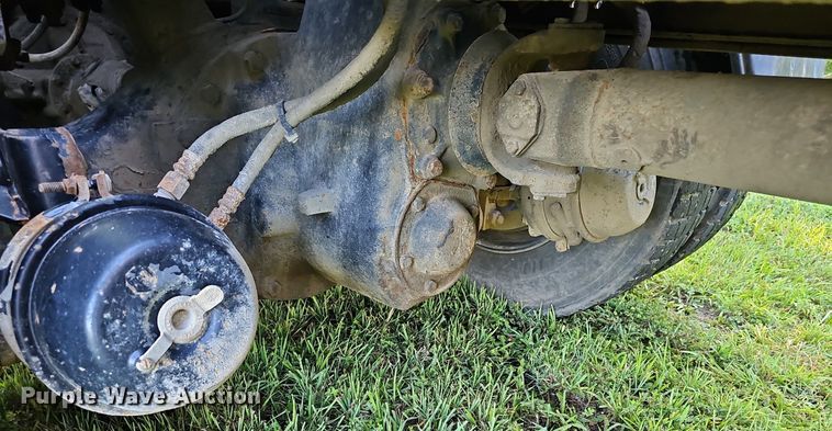 image for item DN8649 1998 Freightliner  hook lift truck