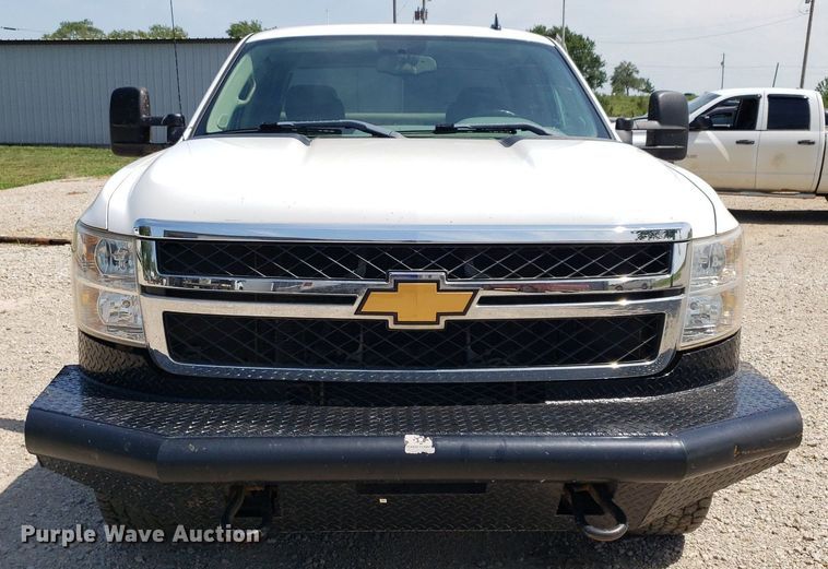 image for item DO2928 2013  Chevrolet Silverado 2500HD  Ext. Cab pickup truck
