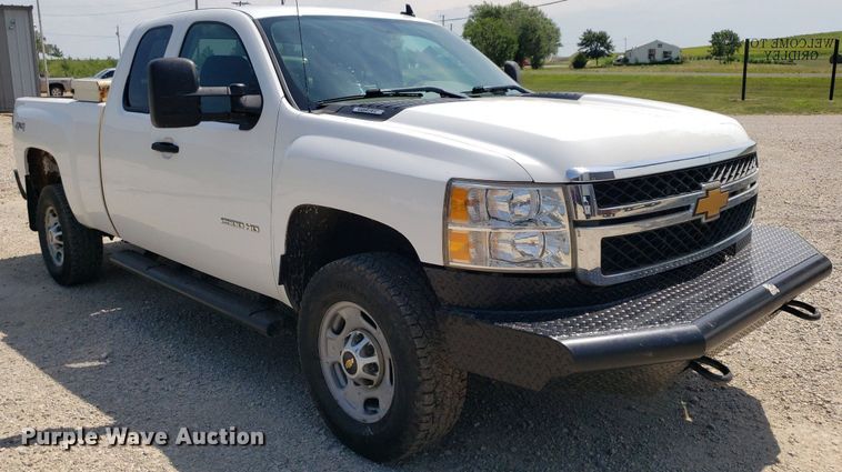 image for item DO2928 2013  Chevrolet Silverado 2500HD  Ext. Cab pickup truck
