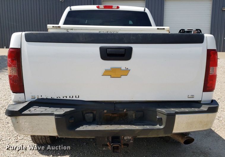 image for item DO2928 2013  Chevrolet Silverado 2500HD  Ext. Cab pickup truck