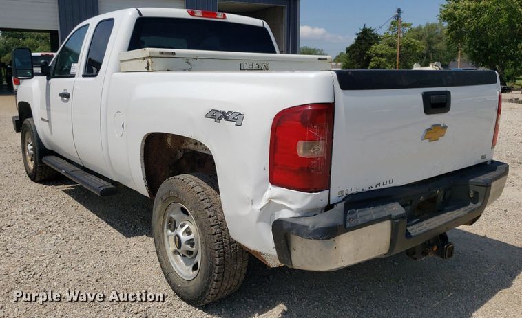 image for item DO2928 2013  Chevrolet Silverado 2500HD  Ext. Cab pickup truck