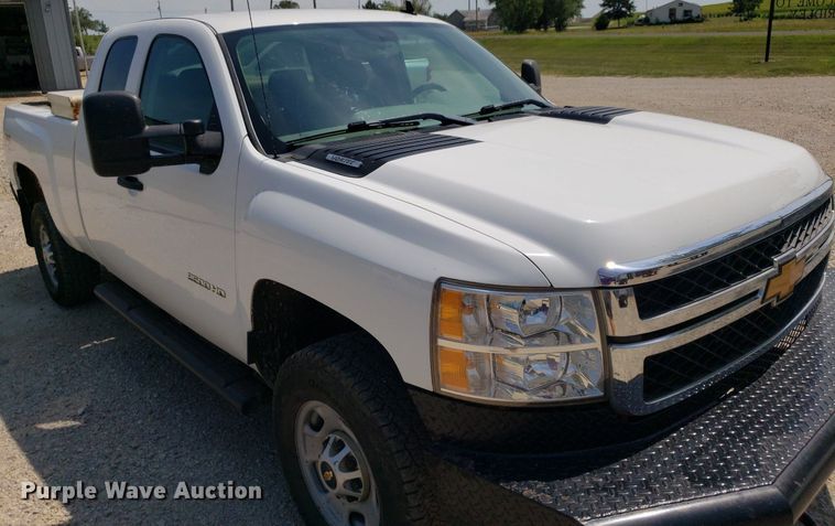 image for item DO2928 2013  Chevrolet Silverado 2500HD  Ext. Cab pickup truck