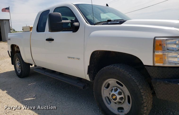 image for item DO2928 2013  Chevrolet Silverado 2500HD  Ext. Cab pickup truck