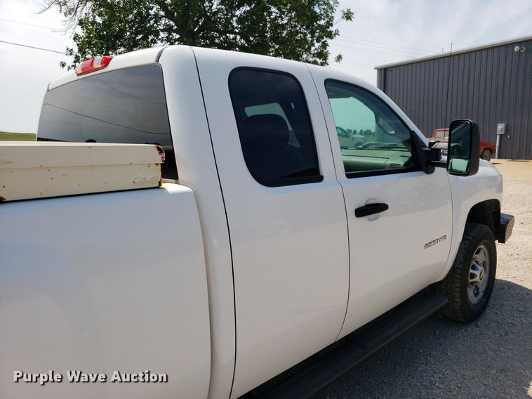 image for item DO2928 2013  Chevrolet Silverado 2500HD  Ext. Cab pickup truck