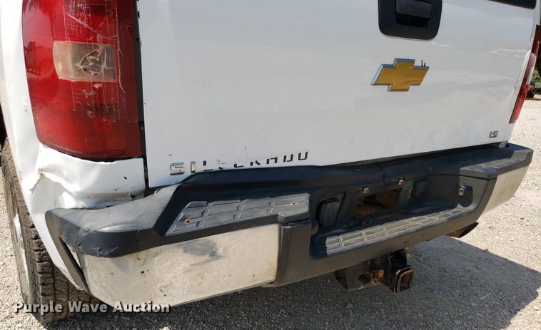 image for item DO2928 2013  Chevrolet Silverado 2500HD  Ext. Cab pickup truck