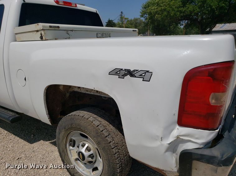 image for item DO2928 2013  Chevrolet Silverado 2500HD  Ext. Cab pickup truck