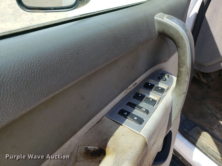 image for item DO2928 2013  Chevrolet Silverado 2500HD  Ext. Cab pickup truck