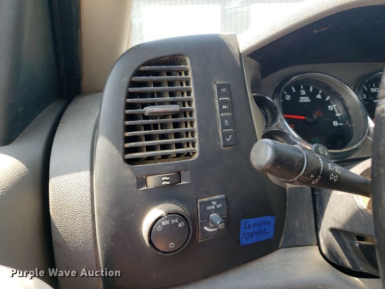 image for item DO2928 2013  Chevrolet Silverado 2500HD  Ext. Cab pickup truck