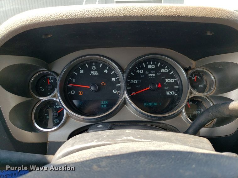 image for item DO2928 2013  Chevrolet Silverado 2500HD  Ext. Cab pickup truck