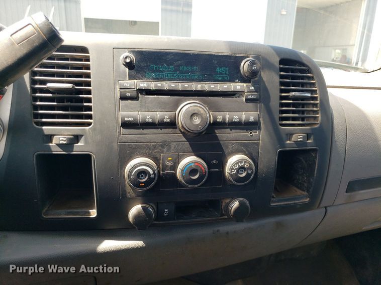 image for item DO2928 2013  Chevrolet Silverado 2500HD  Ext. Cab pickup truck