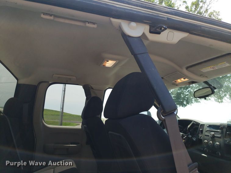 image for item DO2928 2013  Chevrolet Silverado 2500HD  Ext. Cab pickup truck