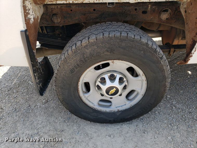 image for item DO2928 2013  Chevrolet Silverado 2500HD  Ext. Cab pickup truck