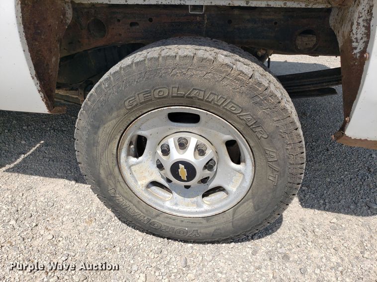 image for item DO2928 2013  Chevrolet Silverado 2500HD  Ext. Cab pickup truck