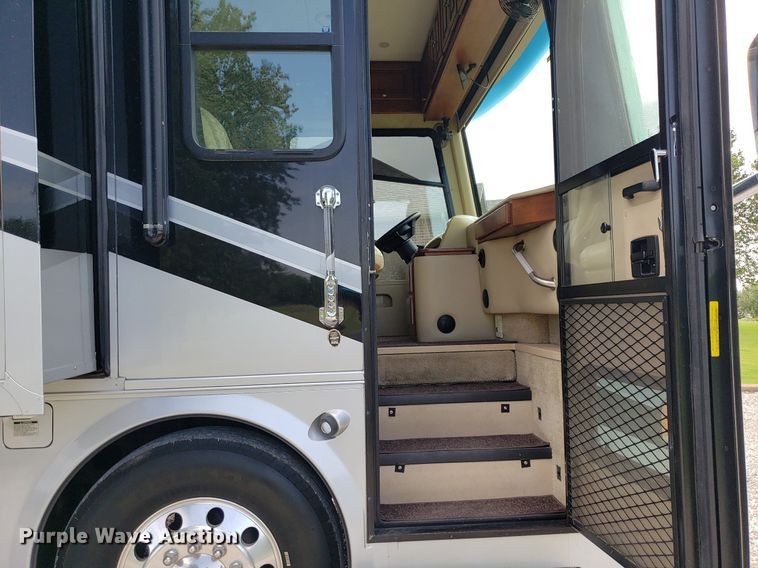 image for item DO2947 2009 Tiffin Motor Homes Allegra Bus  RV