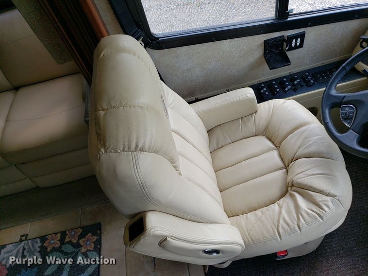 image for item DO2947 2009 Tiffin Motor Homes Allegra Bus  RV