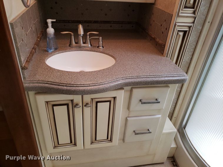 image for item DO2947 2009 Tiffin Motor Homes Allegra Bus  RV