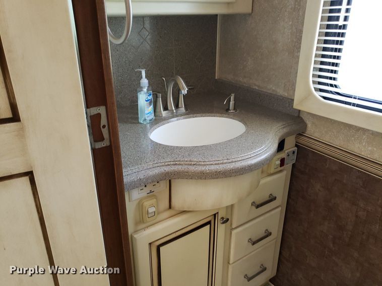 image for item DO2947 2009 Tiffin Motor Homes Allegra Bus  RV