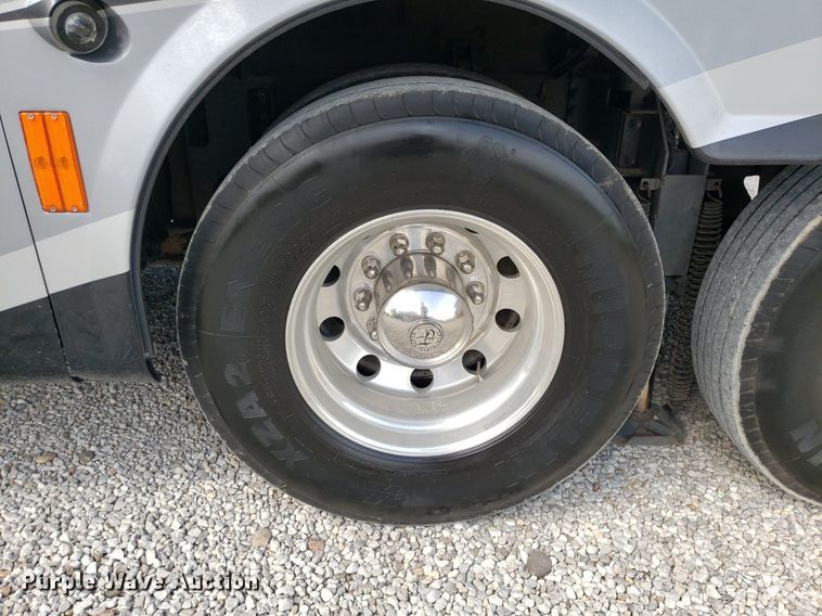 image for item DO2947 2009 Tiffin Motor Homes Allegra Bus  RV