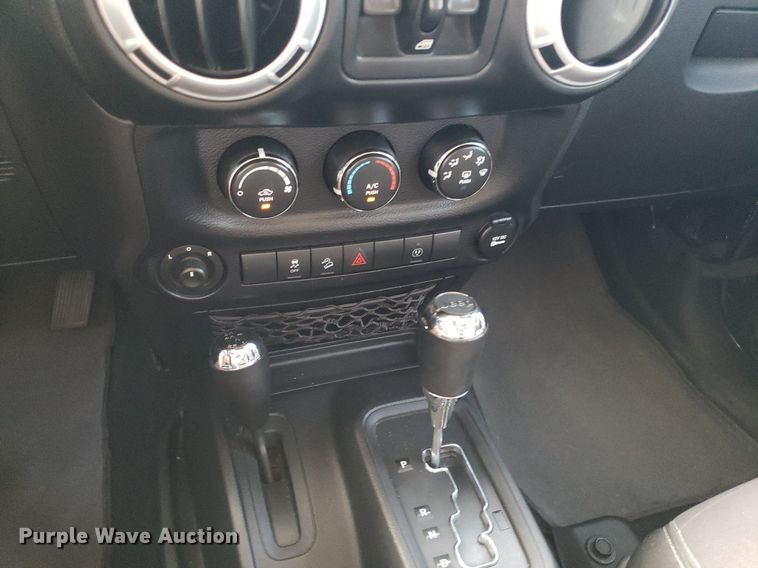 image for item DO2948 2014 Jeep Wrangler  SUV