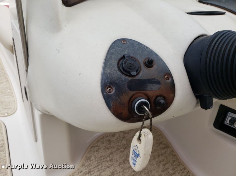 image for item DO2949 2002 Starcraft Stardeck 2410 Travis Edition  boat