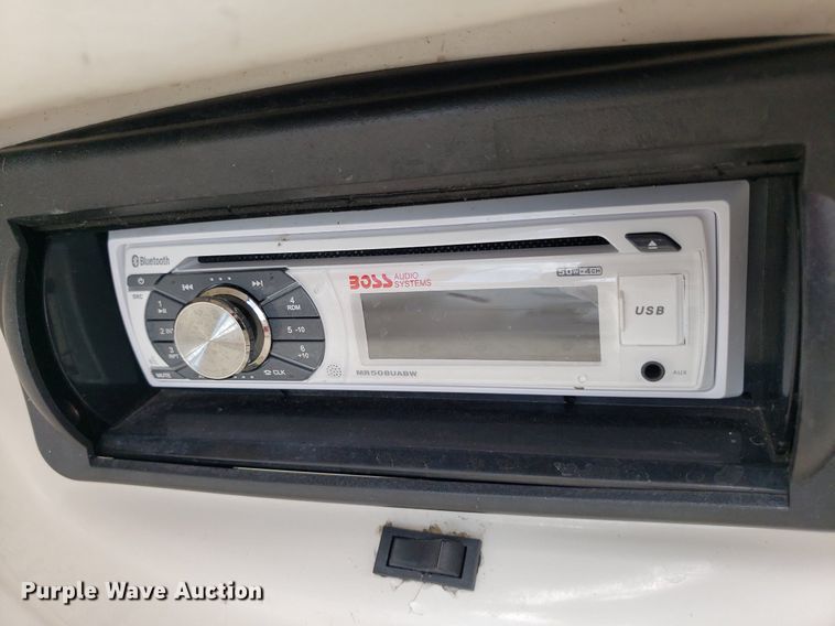 image for item DO2949 2002 Starcraft Stardeck 2410 Travis Edition  boat