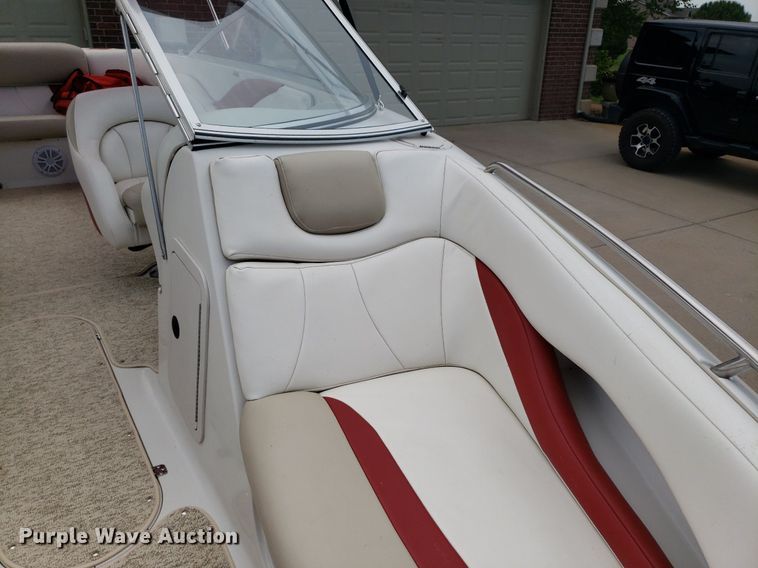 image for item DO2949 2002 Starcraft Stardeck 2410 Travis Edition  boat